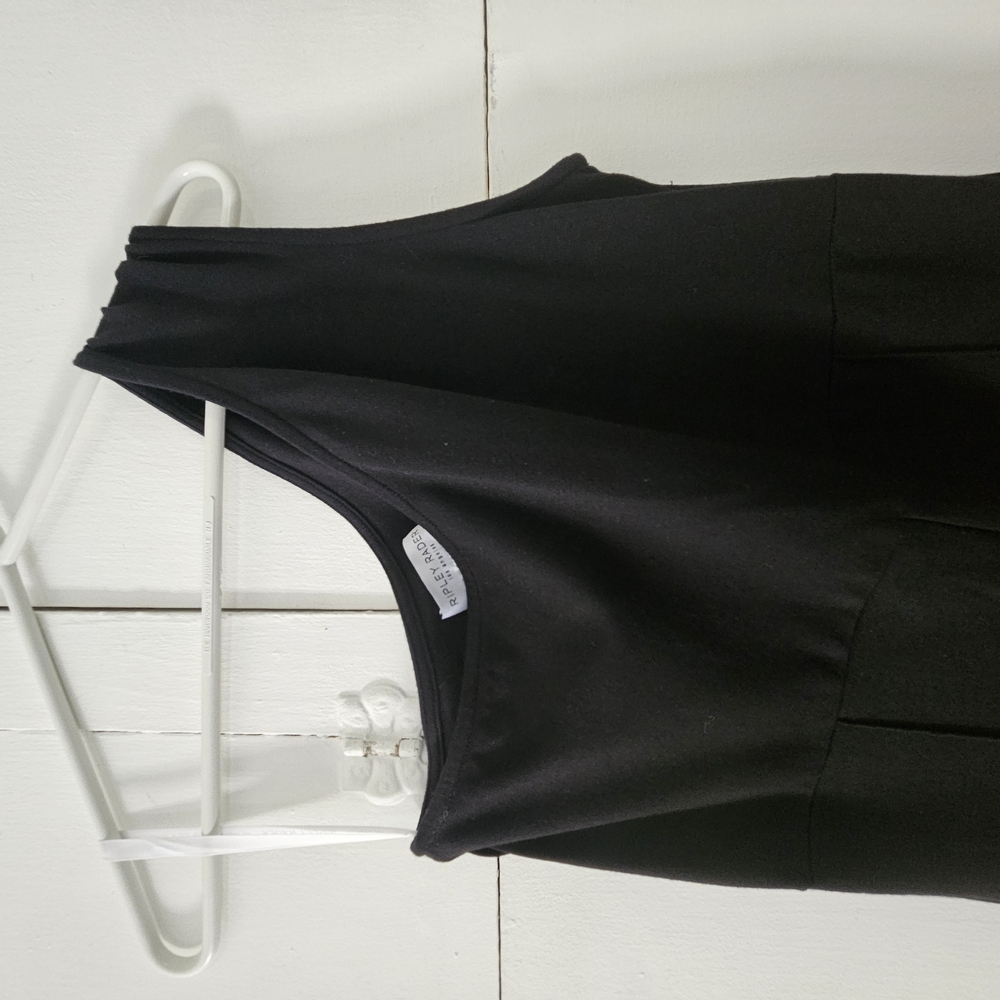 Elegant Black Sleeveless Top